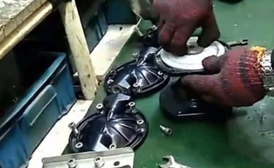 气动隔膜泵膜片拆卸图4