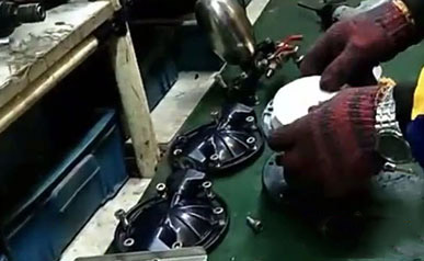 气动隔膜泵膜片安装图1