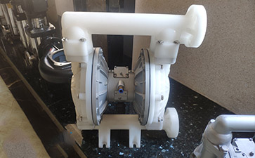 塑料气动隔膜泵图片