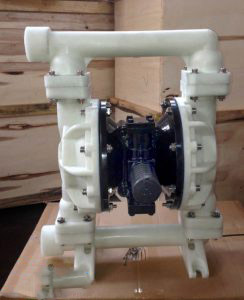 工程塑料隔膜泵图片