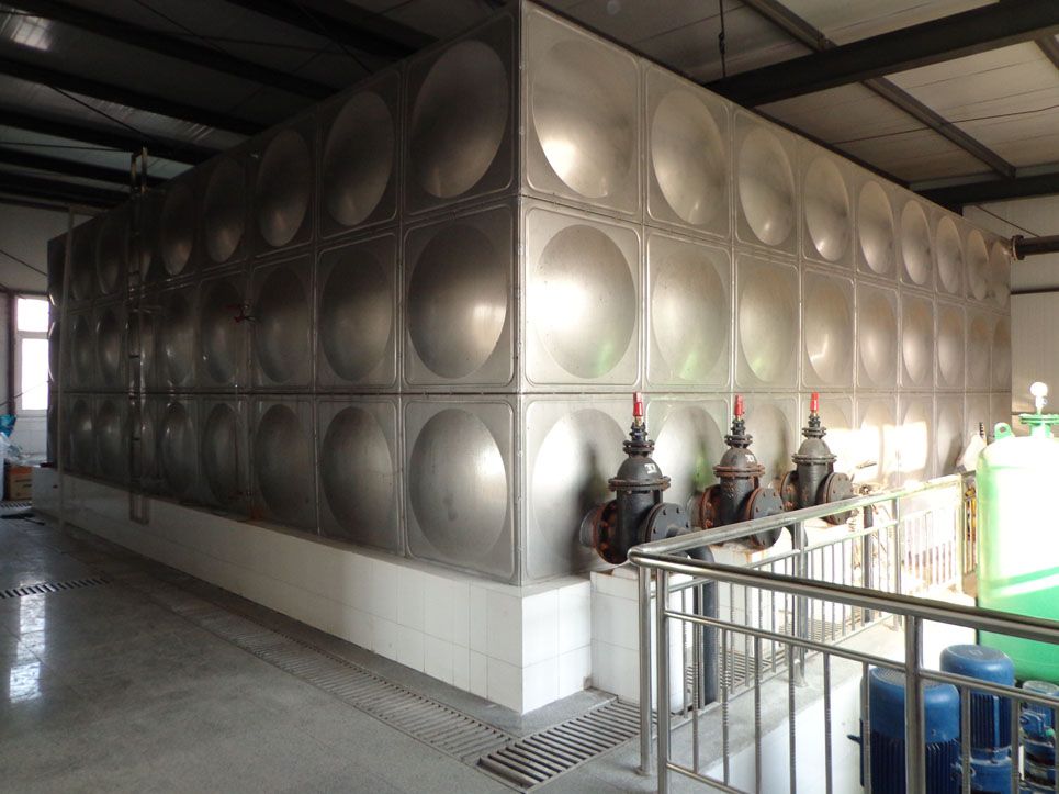 �߲�סլֱ��ˮ����ι�ˮ�ķֽ��һ���ڼ�¥